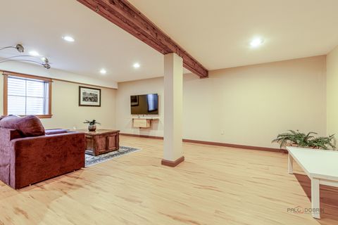 Tiny photo for 521 Castlewood Lane, Buffalo Grove, IL 60089 (MLS # 12610814)