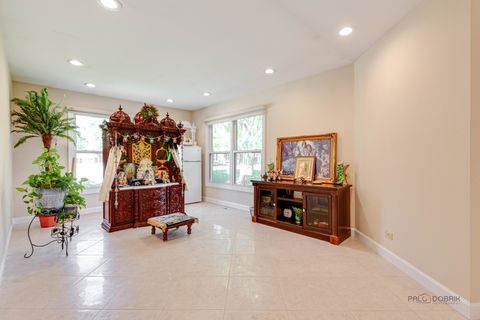 Tiny photo for 287 Willow Parkway, Buffalo Grove, IL 60089 (MLS # 12694315)