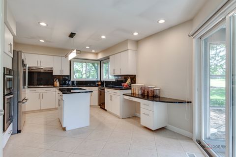 Tiny photo for 287 Willow Parkway, Buffalo Grove, IL 60089 (MLS # 12694315)