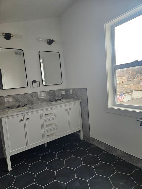 Tiny photo for 5402 N Mobile Avenue, Chicago, IL 60630 (MLS # 12597979)