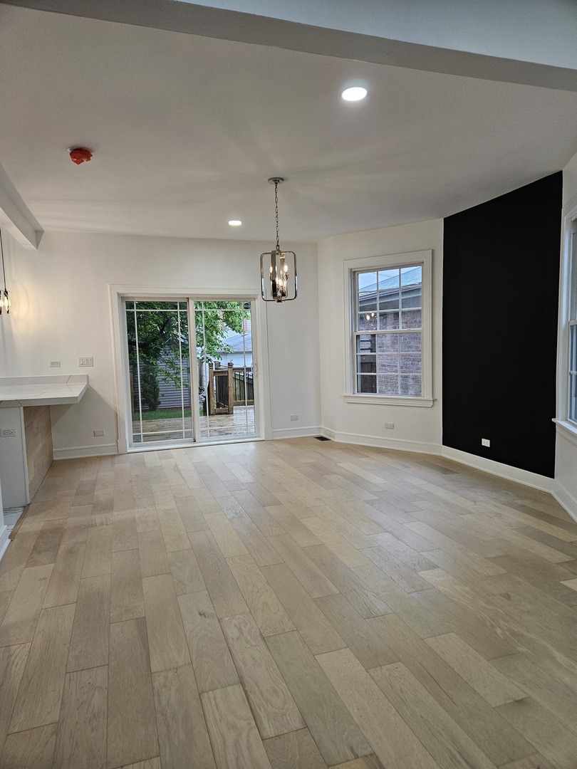 5402 N Mobile Avenue