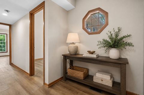 Tiny photo for 602 Country Lane, Des Plaines, IL 60016 (MLS # 12710182)