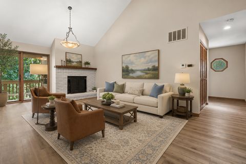 Tiny photo for 602 Country Lane, Des Plaines, IL 60016 (MLS # 12710182)