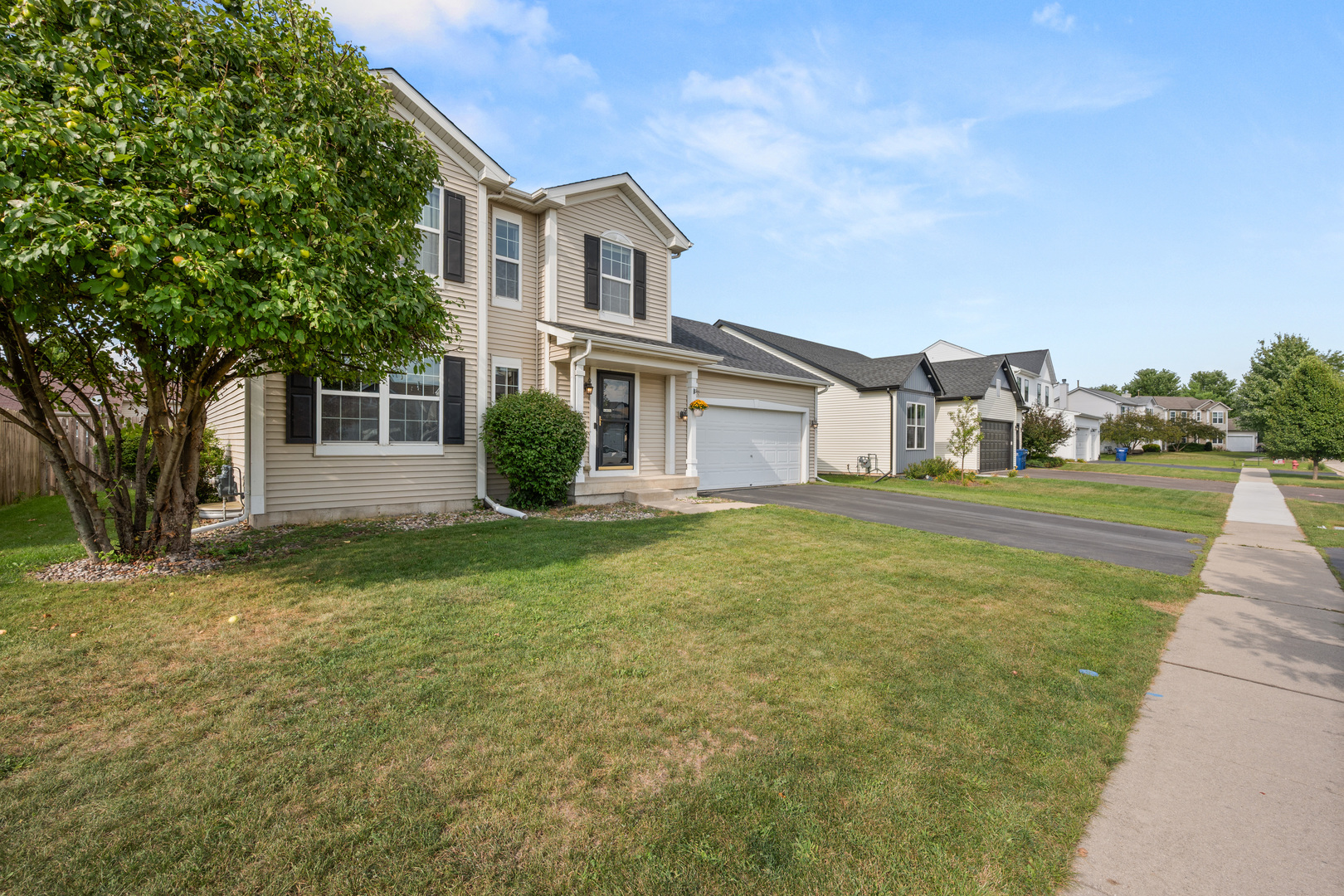 87 W Crabapple Avenue