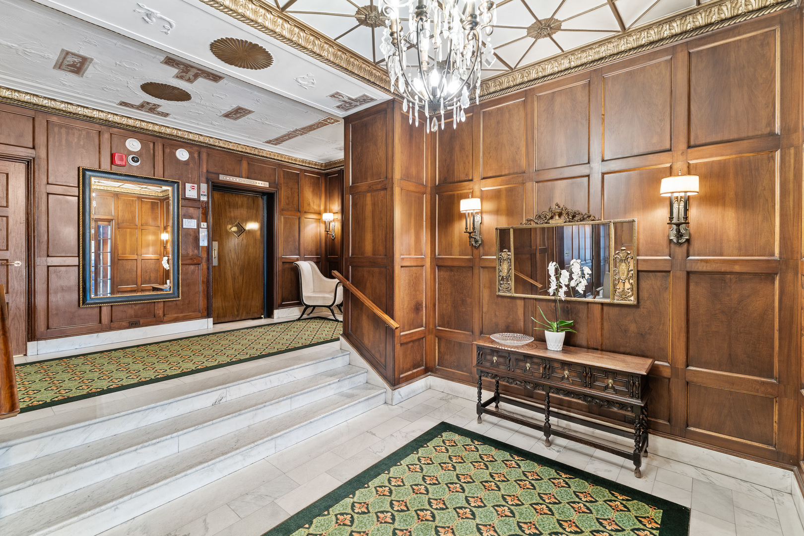 2912 N Commonwealth Avenue 11CD