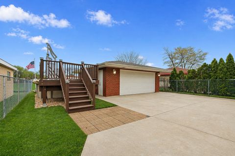 Tiny photo for 9021 S Francisco Avenue, Evergreen Park, IL 60805 (MLS # 12626205)