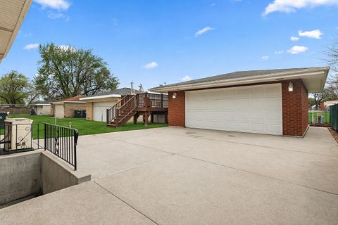 Tiny photo for 9021 S Francisco Avenue, Evergreen Park, IL 60805 (MLS # 12626205)
