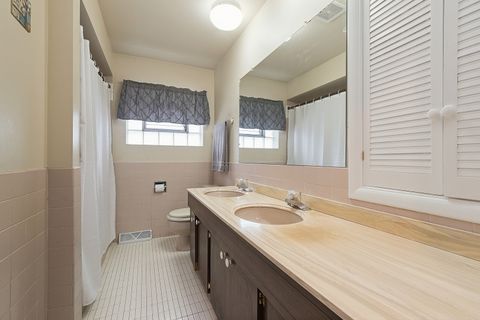 Tiny photo for 9021 S Francisco Avenue, Evergreen Park, IL 60805 (MLS # 12626205)