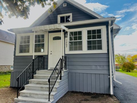 Photo of 1207 Oakland Avenue, Joliet, IL 60435 (MLS # 12508709)