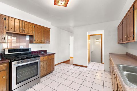 Tiny photo for 1400 Eunice Avenue, Joliet, IL 60433 (MLS # 12459958)