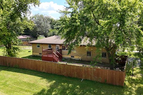 Photo of 1400 Eunice Avenue, Joliet, IL 60433 (MLS # 12459958)