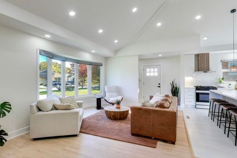 Tiny photo for 932 N Knight Avenue, Park Ridge, IL 60068 (MLS # 12542562)