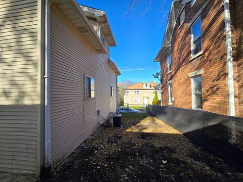 Tiny photo for 324 Rosewood Avenue, Aurora, IL 60505 (MLS # 12516612)