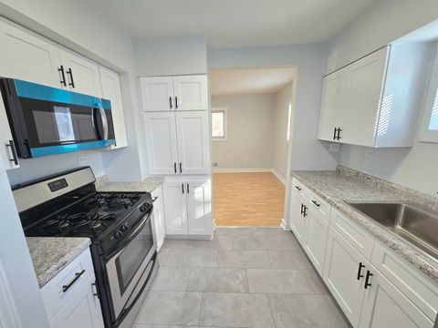 Tiny photo for 324 Rosewood Avenue, Aurora, IL 60505 (MLS # 12516612)