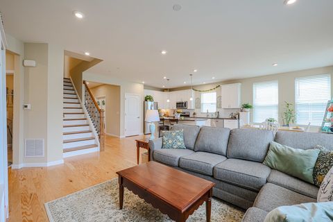 Tiny photo for 580 N Highlander Way, Addison, IL 60101 (MLS # 12424926)