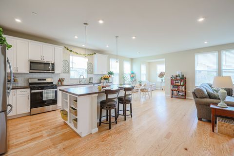 Tiny photo for 580 N Highlander Way, Addison, IL 60101 (MLS # 12424926)