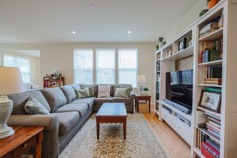Tiny photo for 580 N Highlander Way, Addison, IL 60101 (MLS # 12424926)