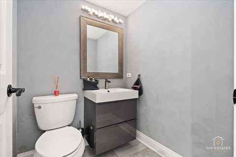 Tiny photo for 28 Ascot Circle, Schaumburg, IL 60194 (MLS # 12468418)