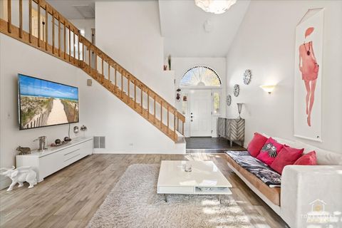 Tiny photo for 28 Ascot Circle, Schaumburg, IL 60194 (MLS # 12468418)