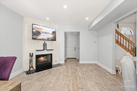Tiny photo for 28 Ascot Circle, Schaumburg, IL 60194 (MLS # 12468418)