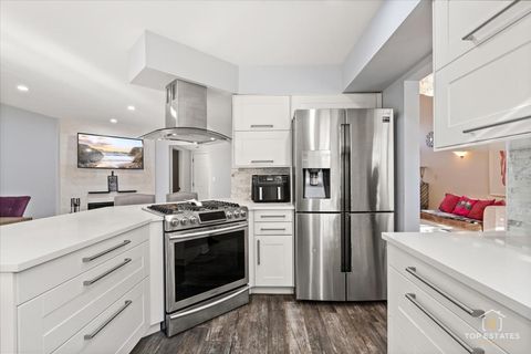 Tiny photo for 28 Ascot Circle, Schaumburg, IL 60194 (MLS # 12468418)
