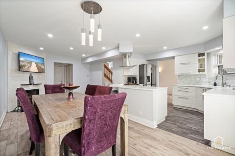 Tiny photo for 28 Ascot Circle, Schaumburg, IL 60194 (MLS # 12468418)