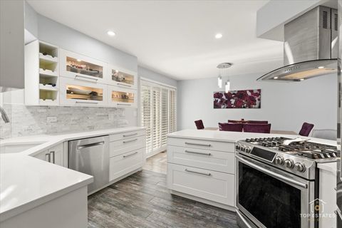 Tiny photo for 28 Ascot Circle, Schaumburg, IL 60194 (MLS # 12468418)
