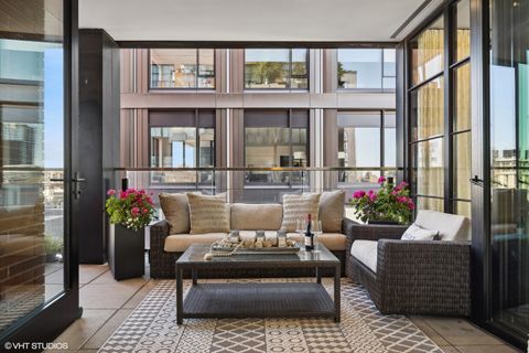 Tiny photo for 1109 W WASHINGTON Boulevard #6D, Chicago, IL 60607 (MLS # 12598930)