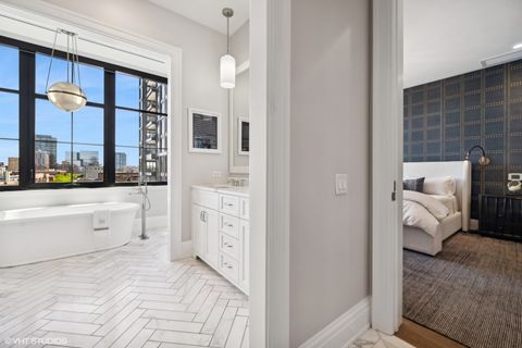 Tiny photo for 1109 W WASHINGTON Boulevard #6D, Chicago, IL 60607 (MLS # 12598930)