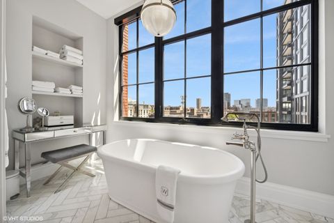 Tiny photo for 1109 W WASHINGTON Boulevard #6D, Chicago, IL 60607 (MLS # 12598930)