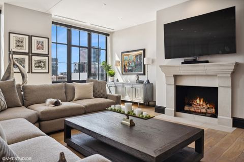 Tiny photo for 1109 W WASHINGTON Boulevard #6D, Chicago, IL 60607 (MLS # 12598930)