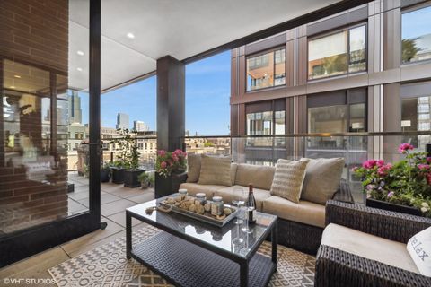 Tiny photo for 1109 W WASHINGTON Boulevard #6D, Chicago, IL 60607 (MLS # 12598930)