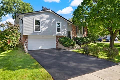 Photo of 8119 Eastwood Lane, Woodridge, IL 60517 (MLS # 12780295)