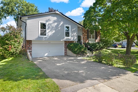 Photo of 8119 Eastwood Lane, Woodridge, IL 60517 (MLS # 12780295)