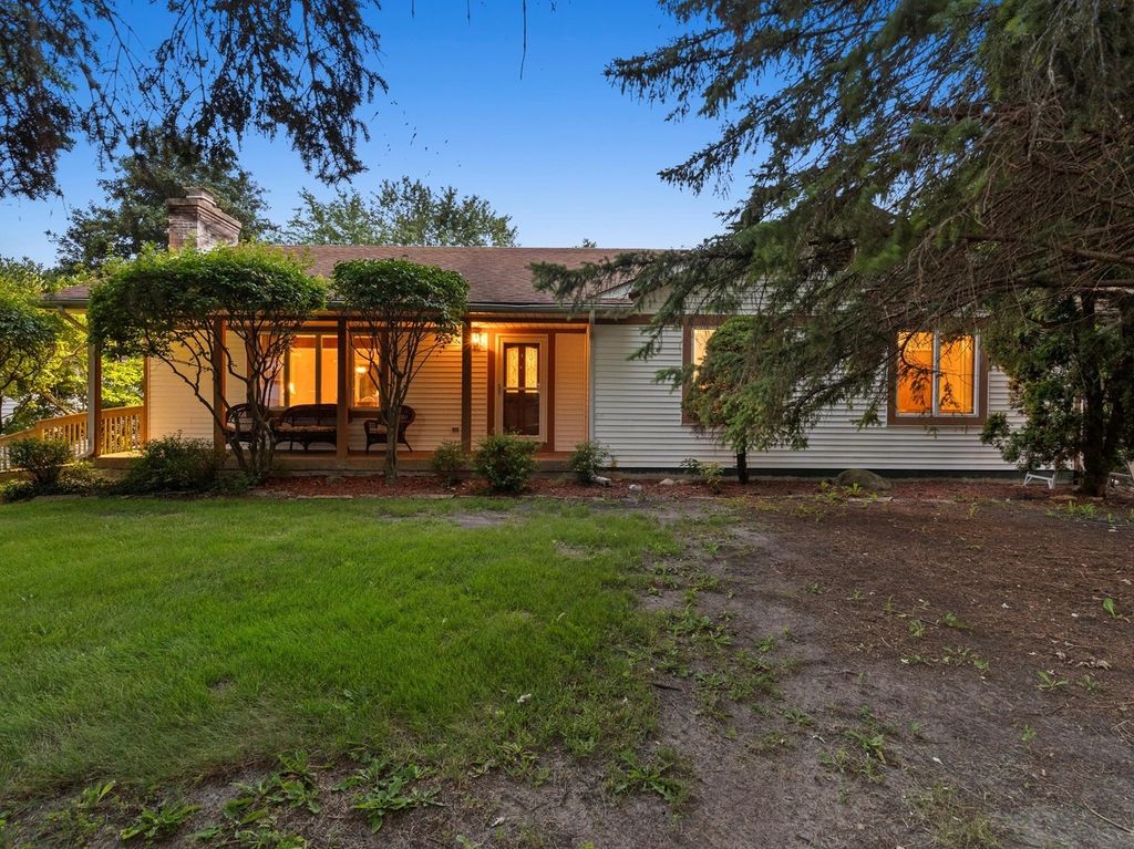 Photo for 41W455 Brierwood Drive, St. Charles, IL 60175 (MLS # 12449872)