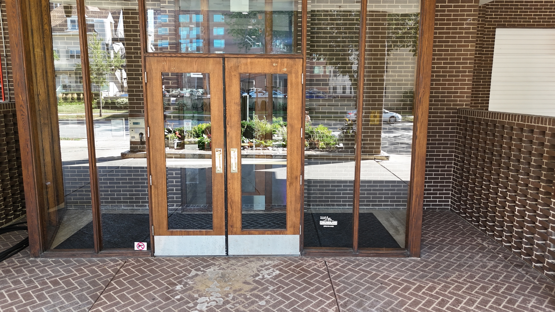 6325 N Sheridan Road 2003