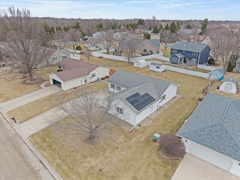 Tiny photo for 3125 Castlebury Place, Galesburg, IL 61401 (MLS # 12568044)