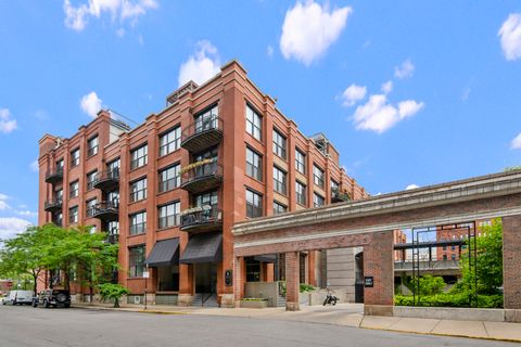 Photo of Chicago, IL 60607 (MLS # 12618856)