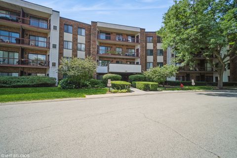 Photo of 1500 Harbour Drive #2k, Wheeling, IL 60090 (MLS # 12457087)