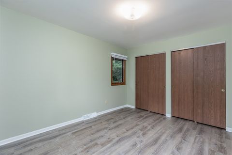 Tiny photo for 1001 4H Road, Ottawa, IL 61350 (MLS # 12477048)