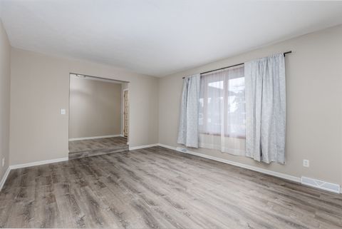 Tiny photo for 1001 4H Road, Ottawa, IL 61350 (MLS # 12477048)