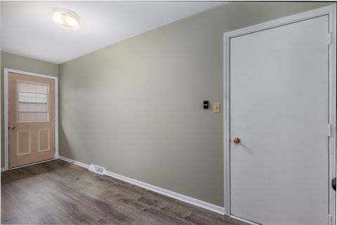 Tiny photo for 1001 4H Road, Ottawa, IL 61350 (MLS # 12477048)