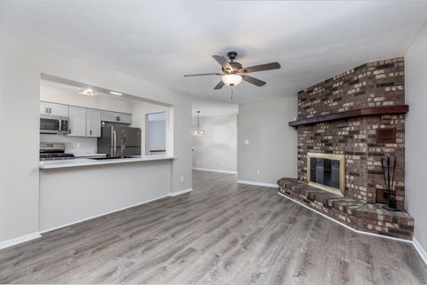 Tiny photo for 1001 4H Road, Ottawa, IL 61350 (MLS # 12477048)