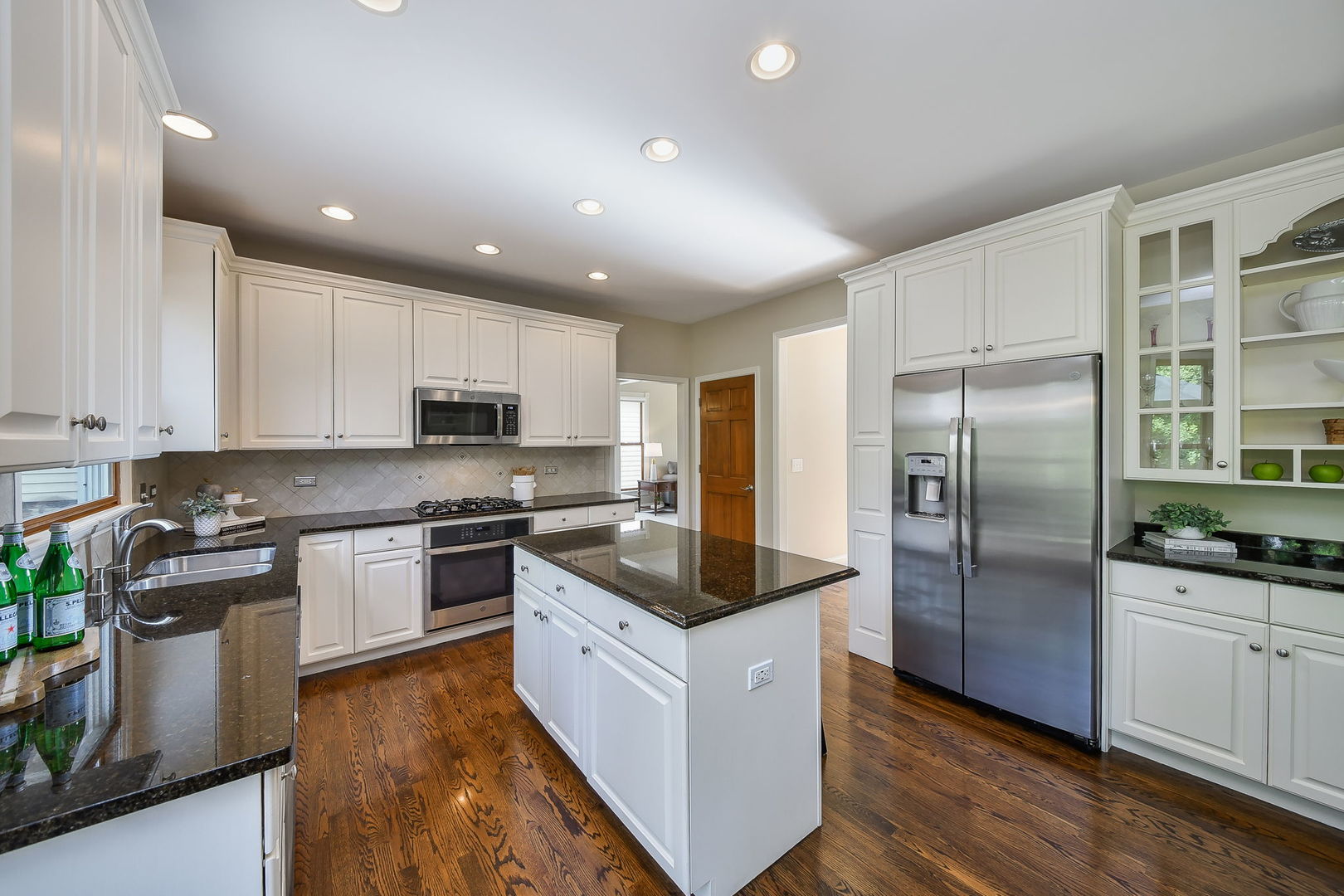 26W276 Thorngate Lane