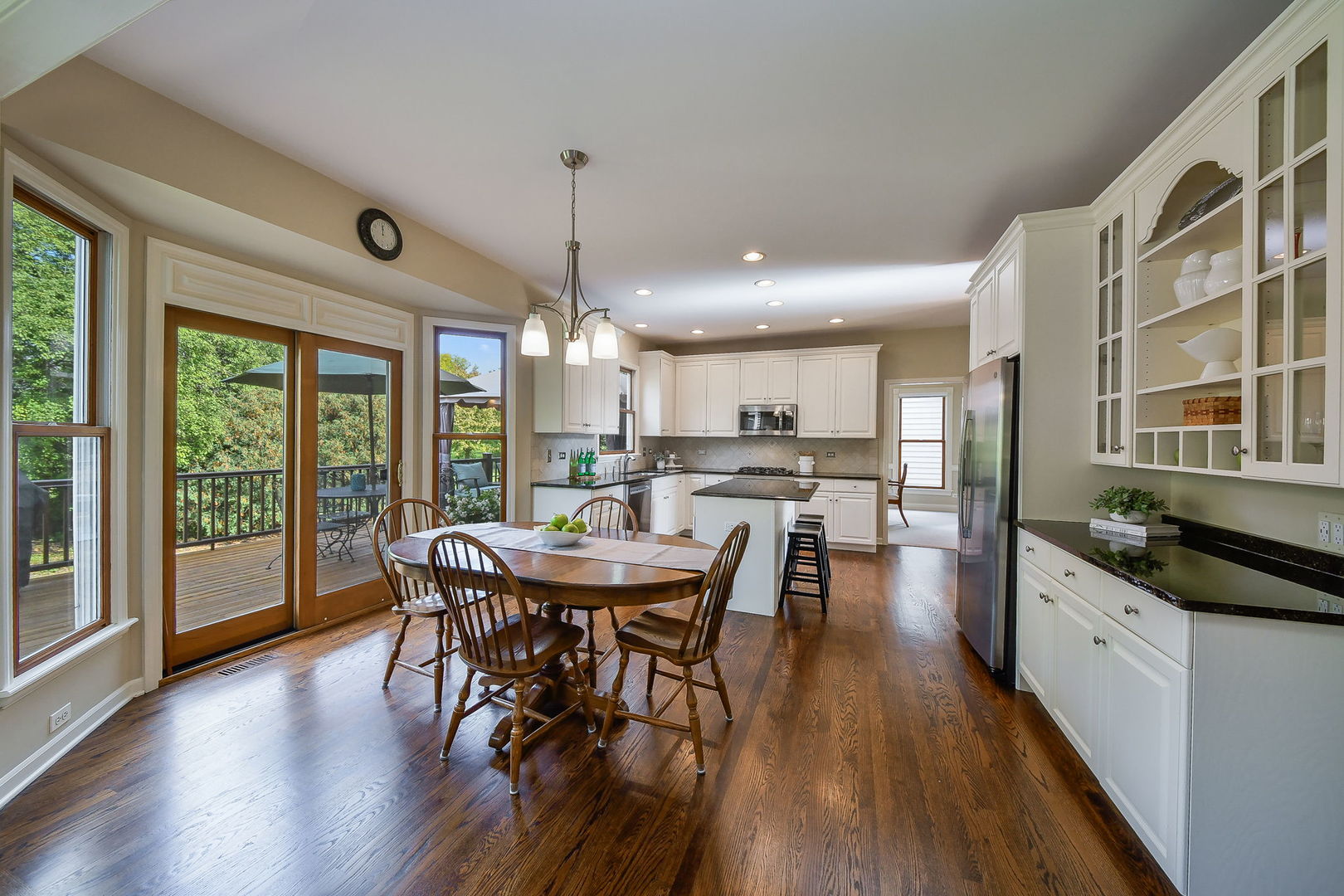 26W276 Thorngate Lane