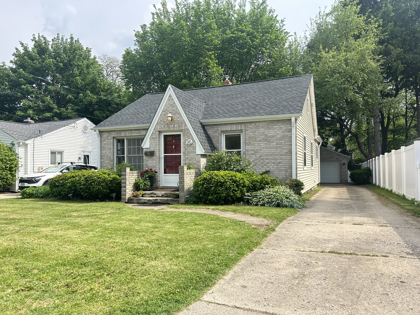 95 Roosevelt Street