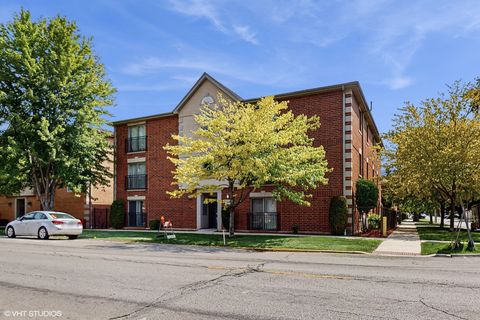 Photo of 3447 Ridgeland Avenue #301, Berwyn, IL 60402 (MLS # 12431243)