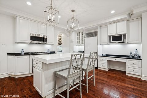 Tiny photo for 3500 N Lake Shore Drive #3C, Chicago, IL 60657 (MLS # 12437225)