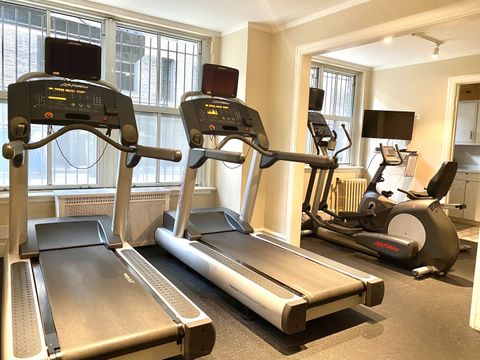 Tiny photo for 3500 N Lake Shore Drive #3C, Chicago, IL 60657 (MLS # 12437225)