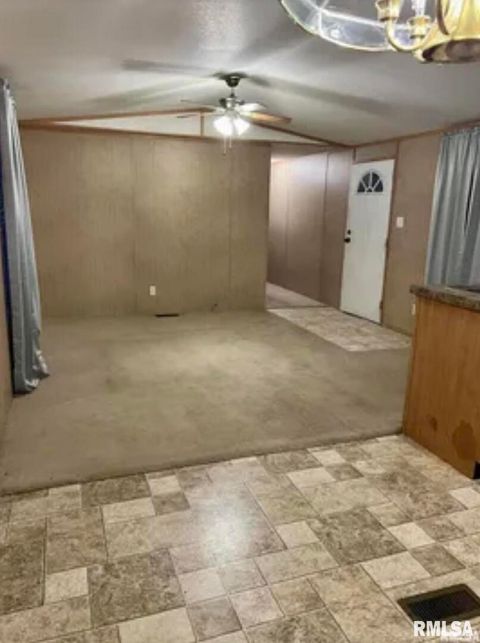 Tiny photo for 615 LIBERTY Road, Harrisburg, IL 62946 (MLS # EB459954)